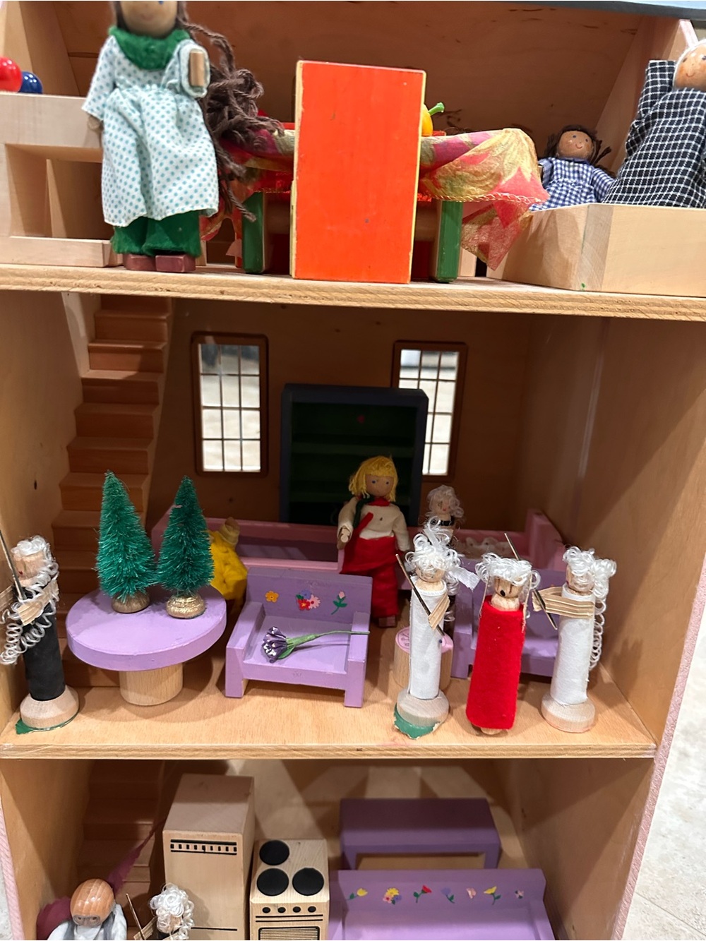 Hand Made Doll House with furniture-Made in New England! - Picture 9 of 10